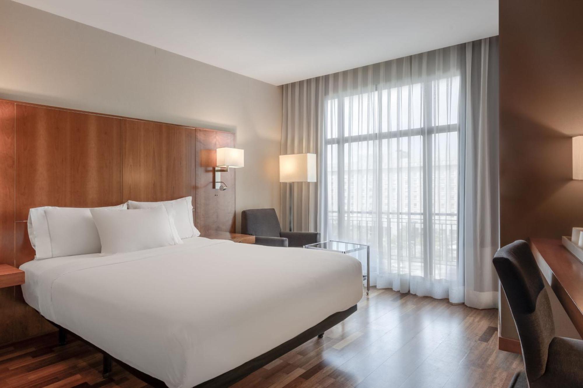 Ac Hotel Aitana By Marriott Madrid Bagian luar foto