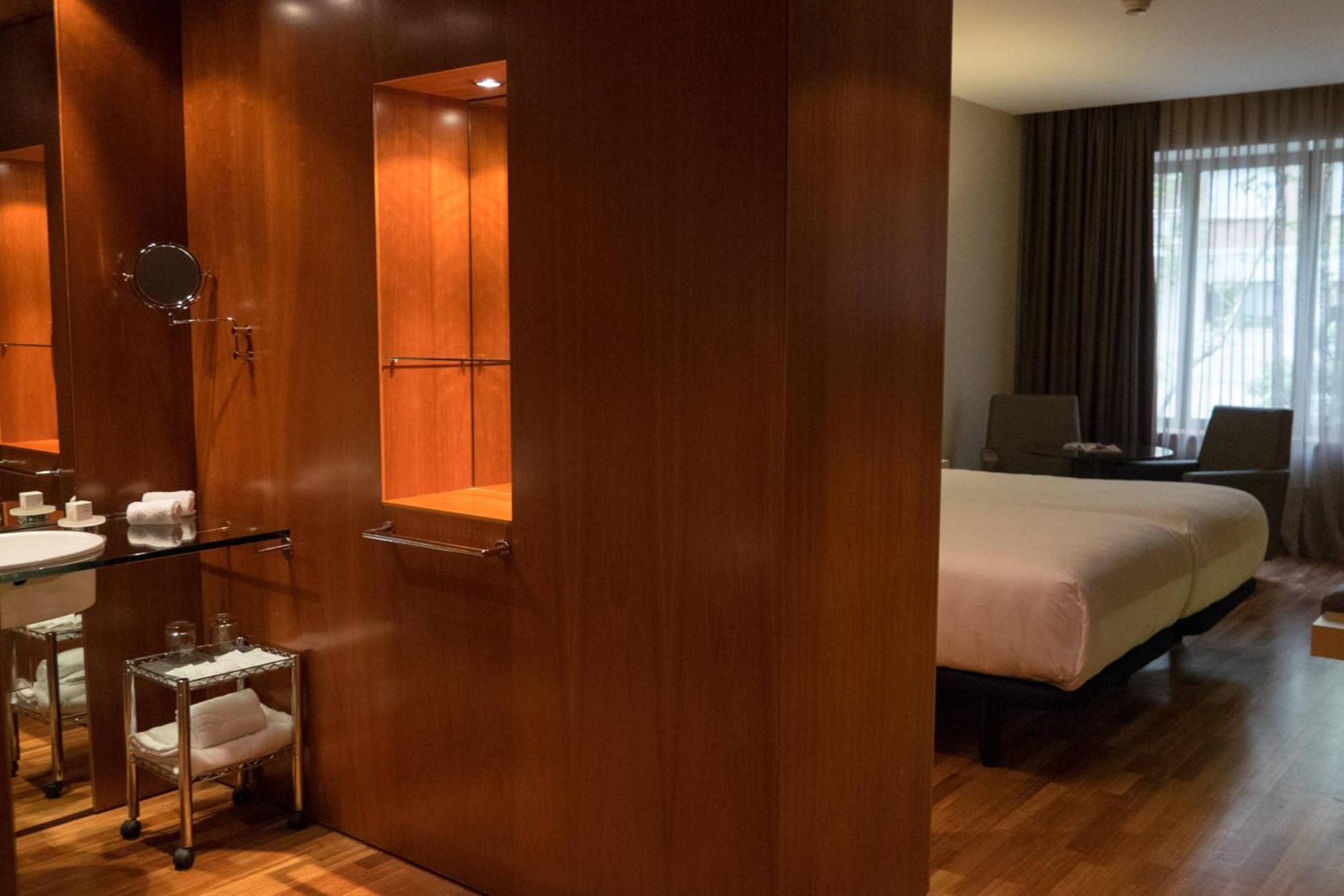 Ac Hotel Aitana By Marriott Madrid Bagian luar foto